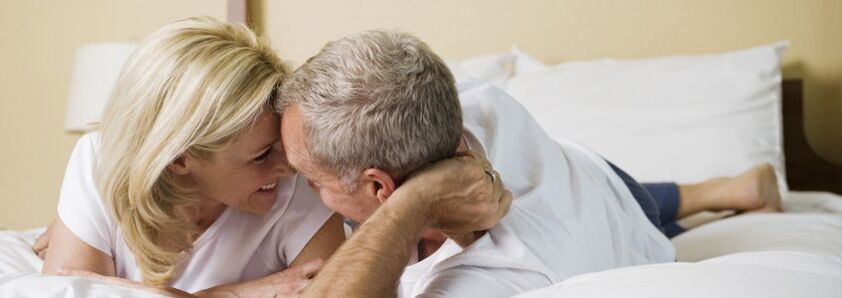 Durch die Heilung einer Prostatitis kann ein Mann sein Intimleben verbessern.